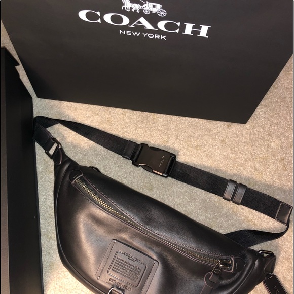 COACH- cross body - Picture 4 of 4